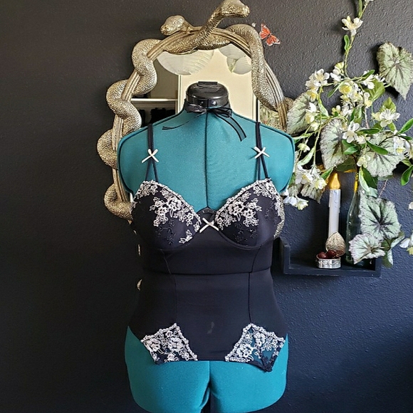Vintage Other - Vintage black and white floral lace bustier